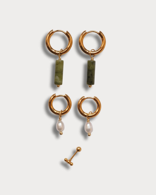 SET CON PIERCING - Set di due paia di orecchini e piercing con pietre di giada verde e perle di fiume