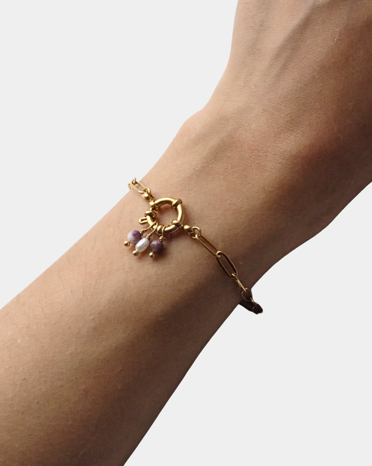 Bracciale con catena grande e chiusura con pietre di tormalina e perla di fiume