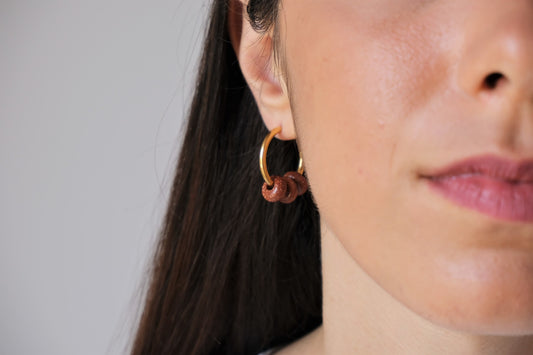 I CERCHIETTI - Orecchini a cerchio con tre pietre del sole - oro o argento