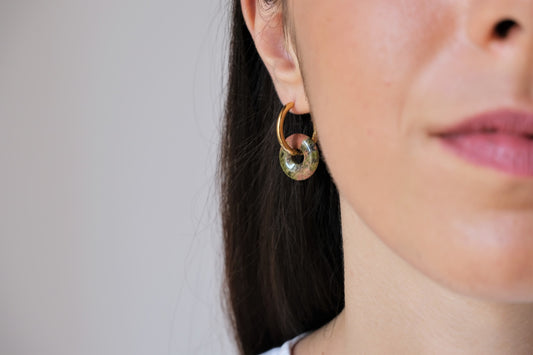 LE CIAMBELLE - Orecchini a cerchio con pietre a ciambella di unakite - oro o argento