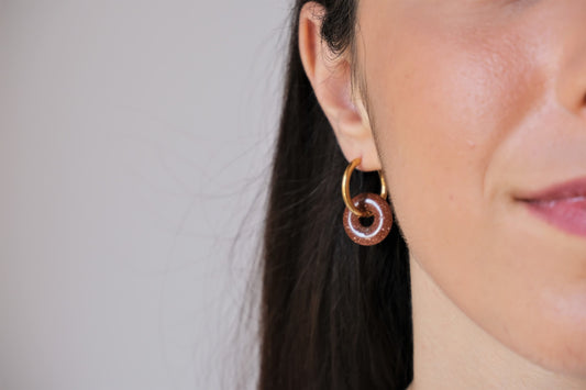 LE CIAMBELLE - Orecchini a cerchio a ciambella di pietra del sole - oro o argento