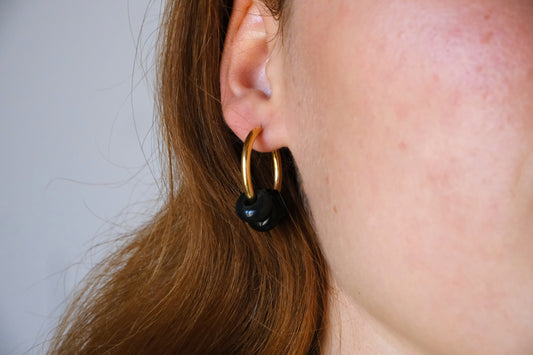 I CERCHIETTI - Orecchini a cerchio con tre pietre di onice nera - oro o argento