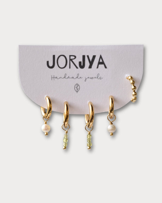 SET CON EARCUFF - Set di due paia di orecchini e earcuff con pietre di peridoto e perle di fiume