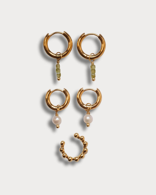 SET CON EARCUFF - Set di due paia di orecchini e earcuff con pietre di peridoto e perle di fiume