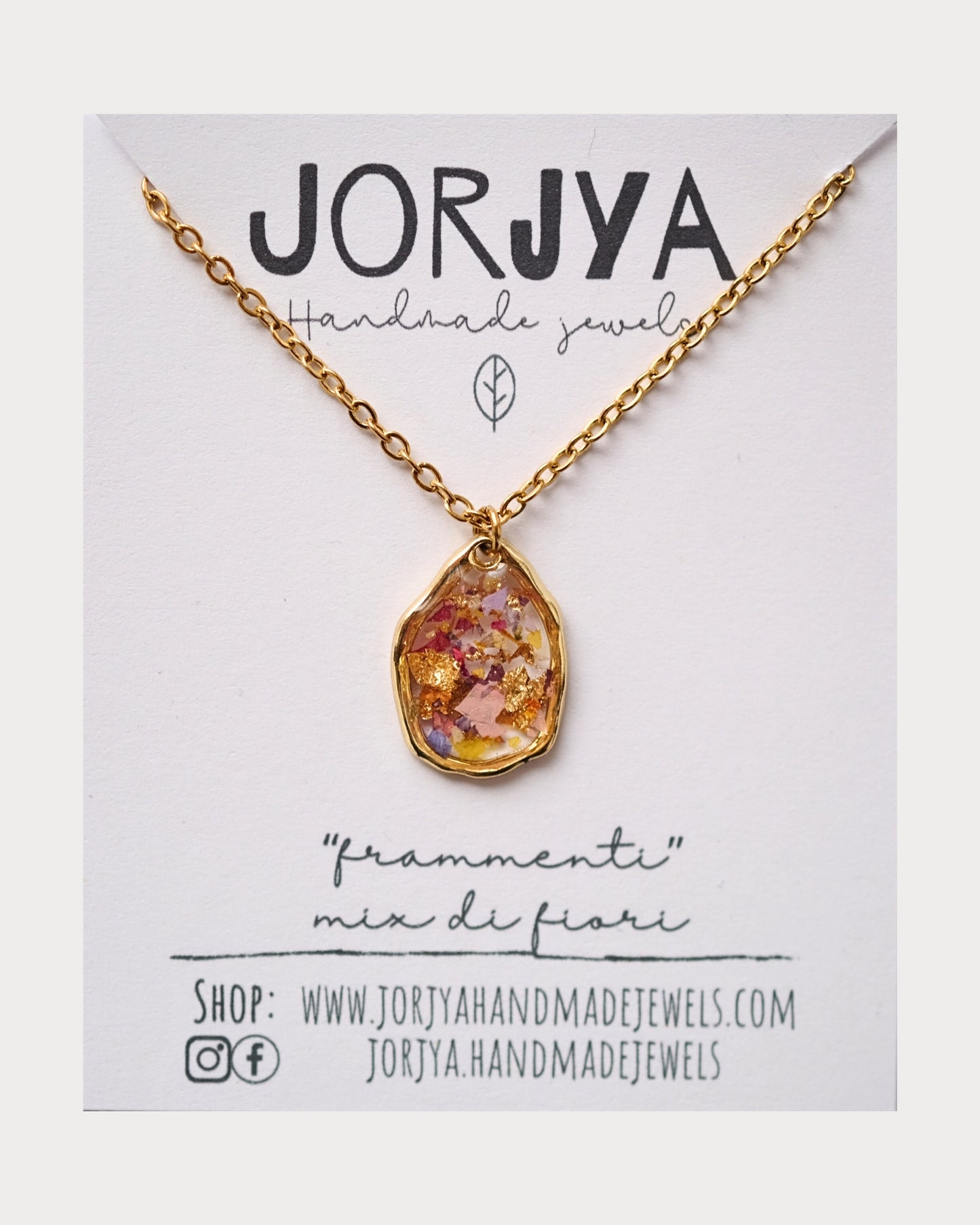 Collana "frammenti" con mix di frammenti di fiori e foglia oro