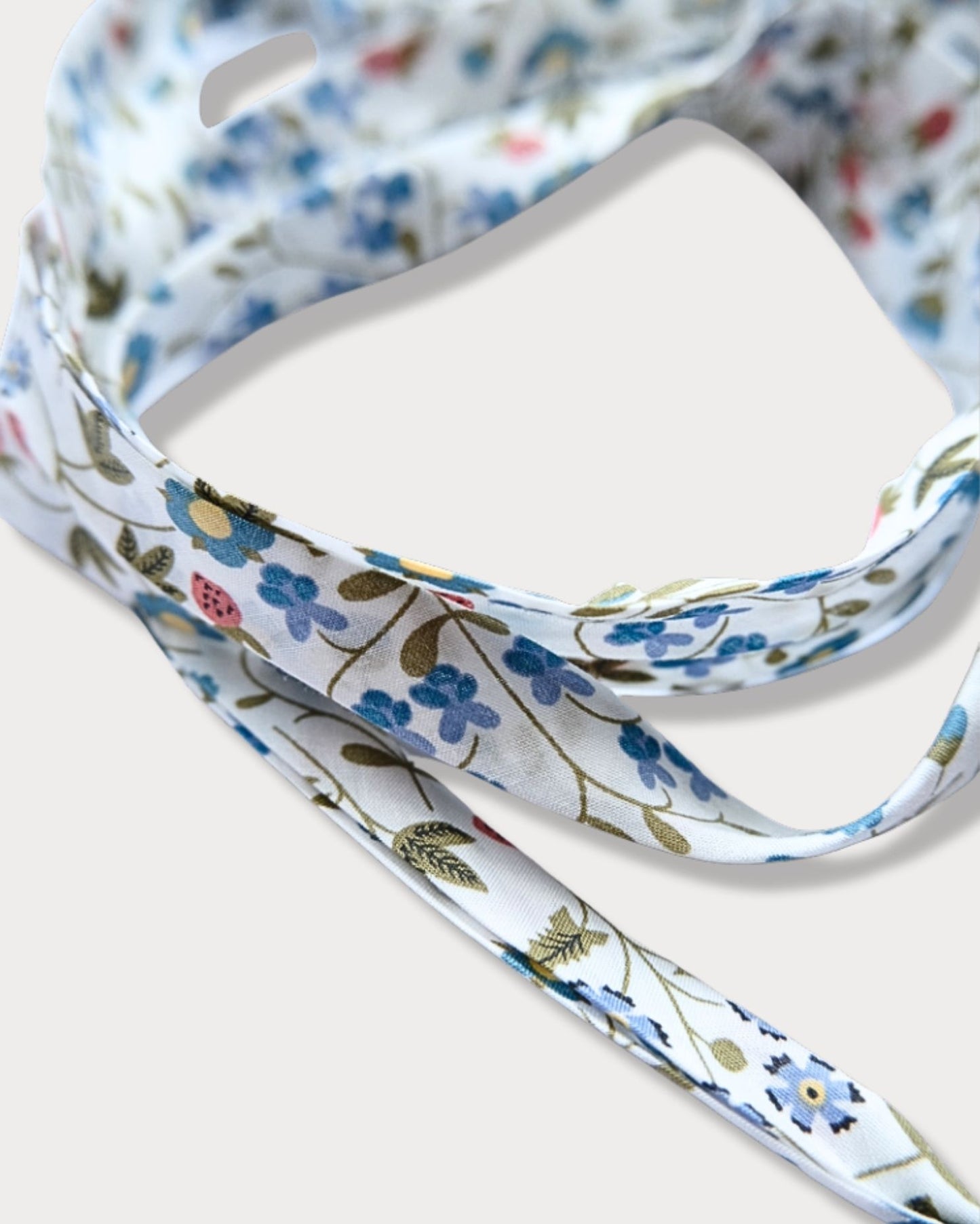 Collana in tessuto di cotone floreale con pendente con non ti scordar di me