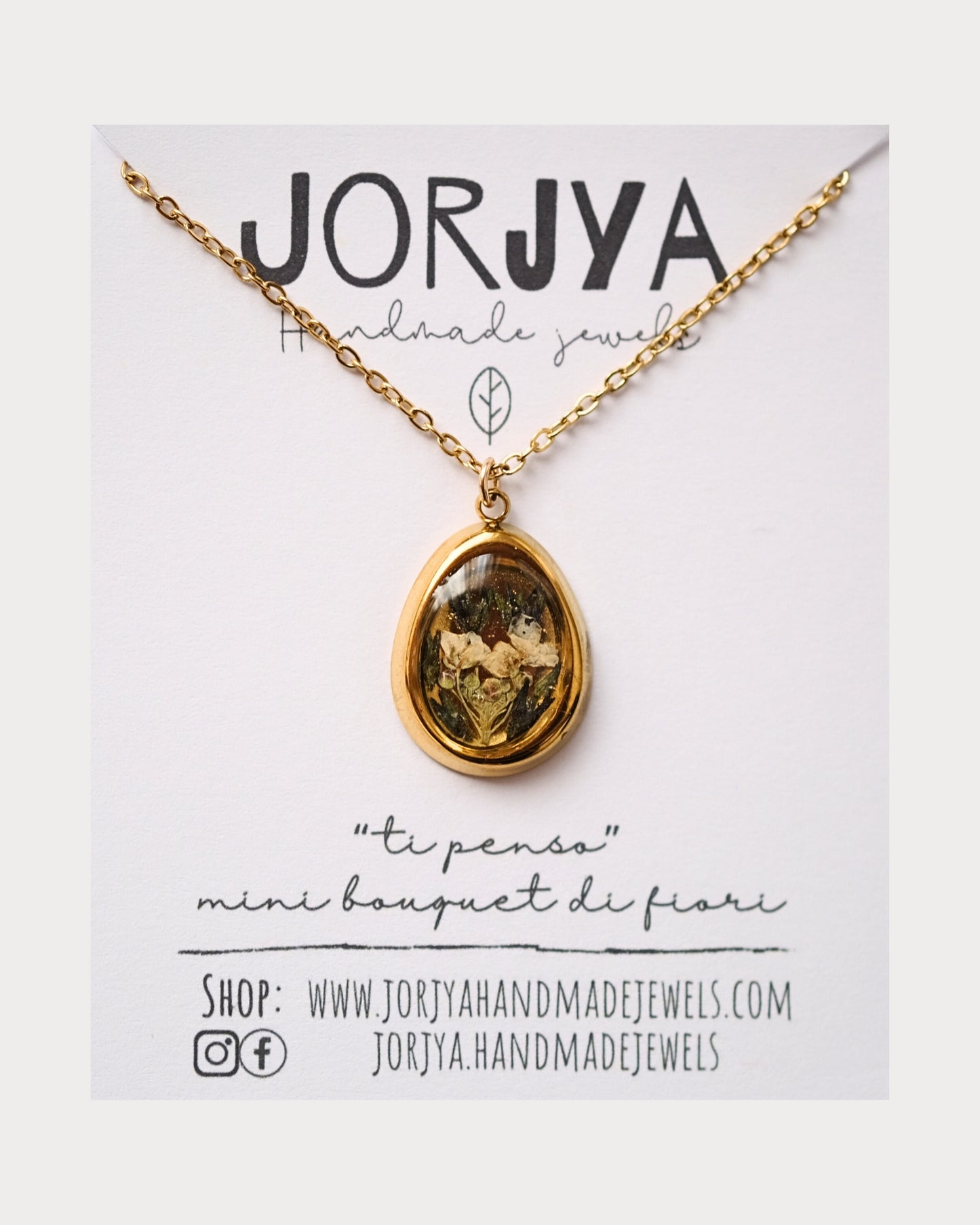 Collana "ti penso" con un piccolo bouquet di fiori di campo