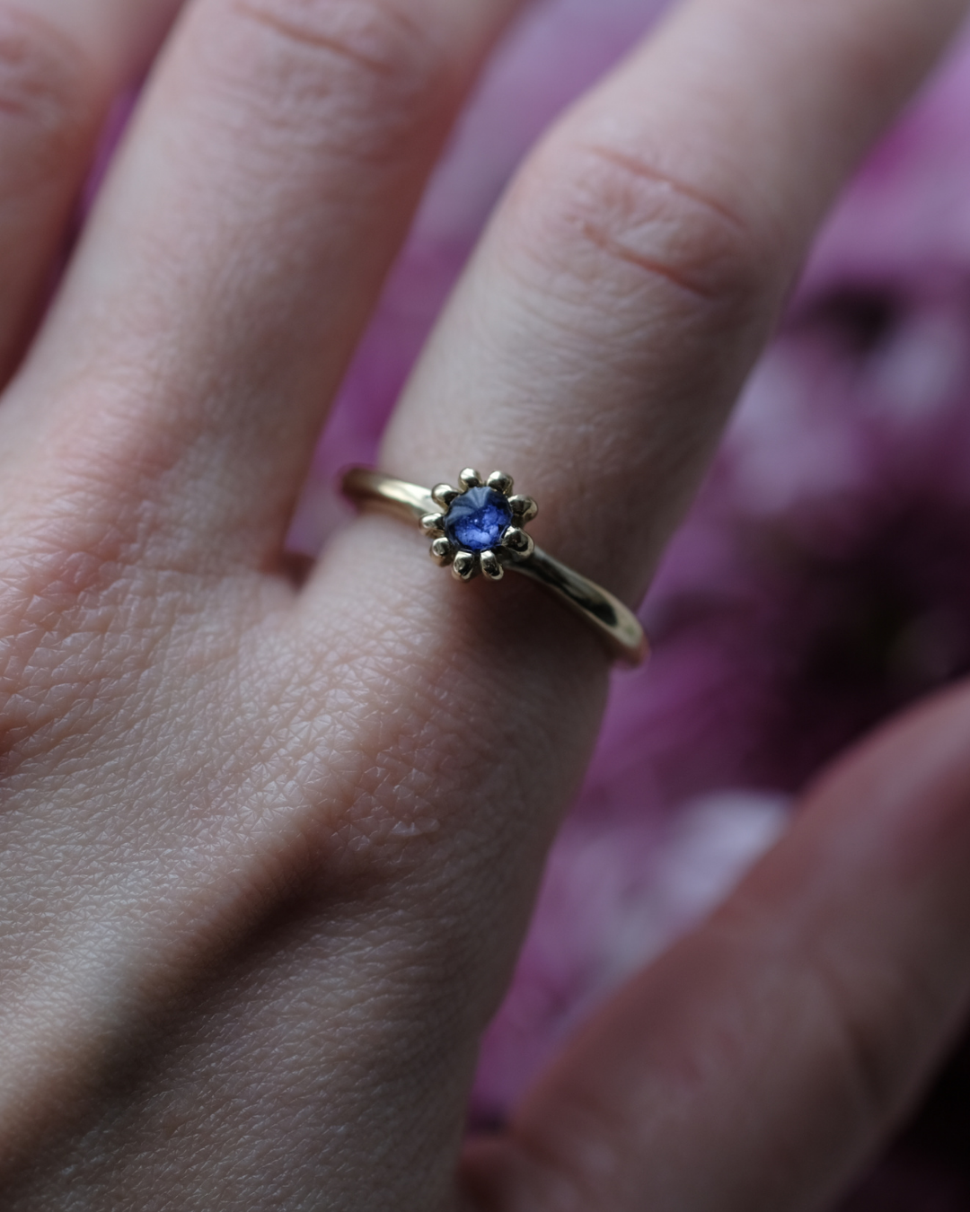 FIORE - Anello in ottone con frammenti di fiordaliso blu