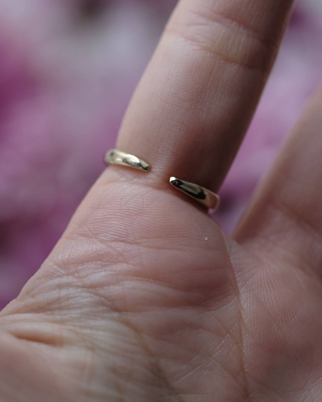 FIORE - Anello in ottone con frammenti di fiordaliso blu