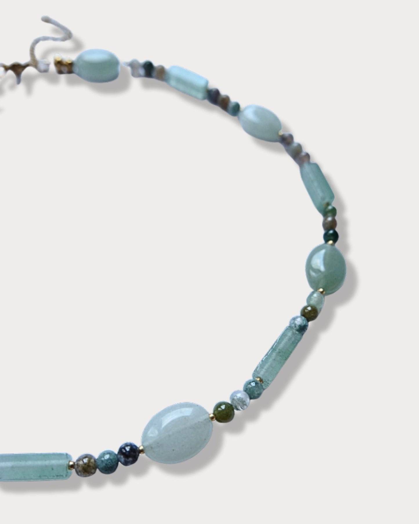 Collana girocollo di pietre naturali di avventurina e di agata indiana