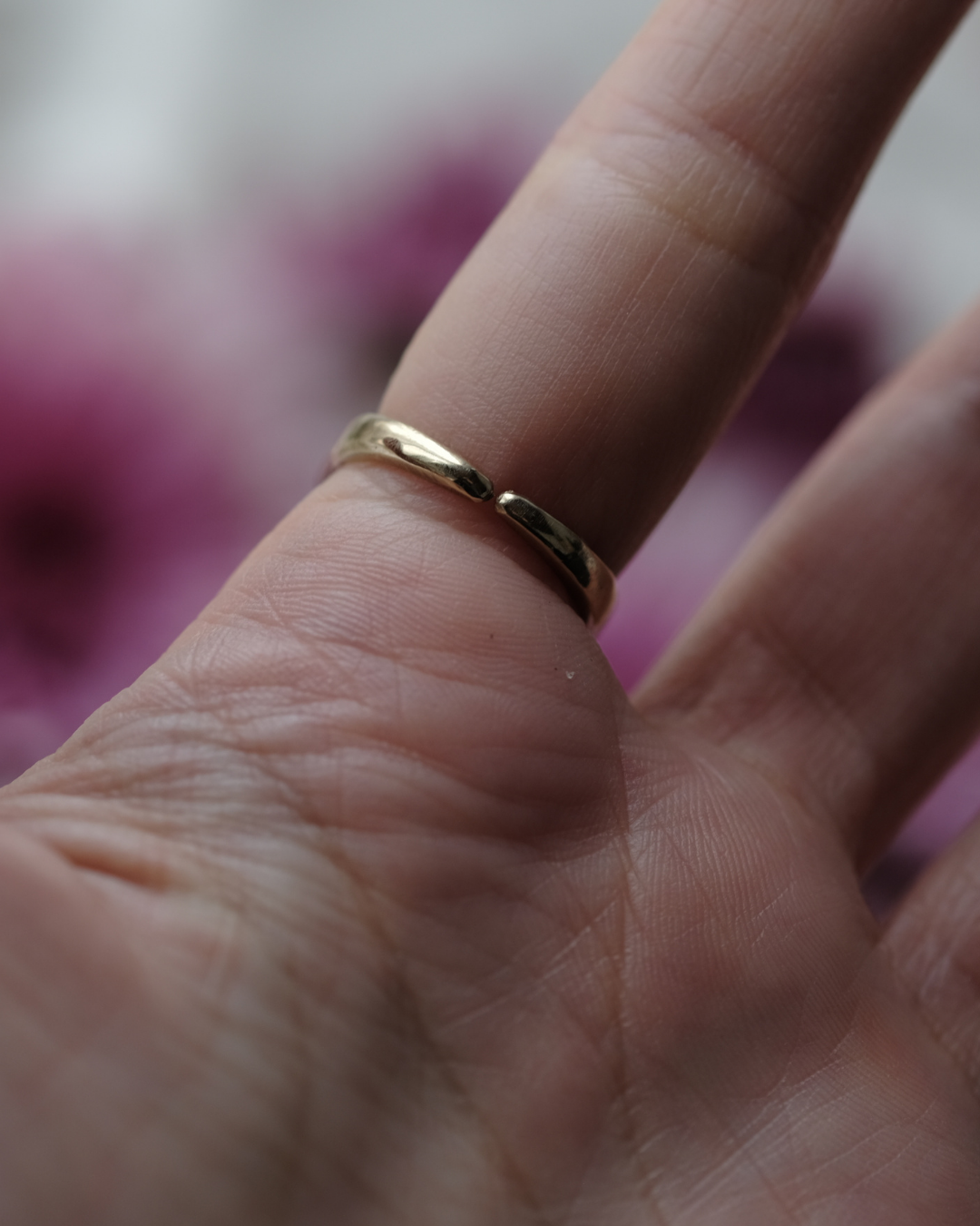 CIELO STELLATO - Anello in ottone geometrico regolabile con tre stelle