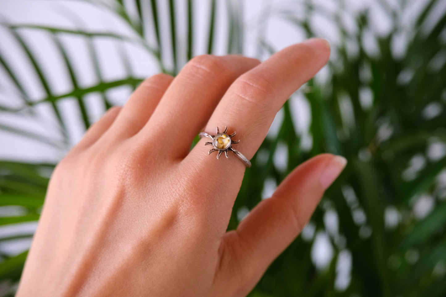 Anello VITTORIA con petali di margherita