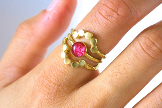 Anello GIUDITTA con petali di rosa selvatica
