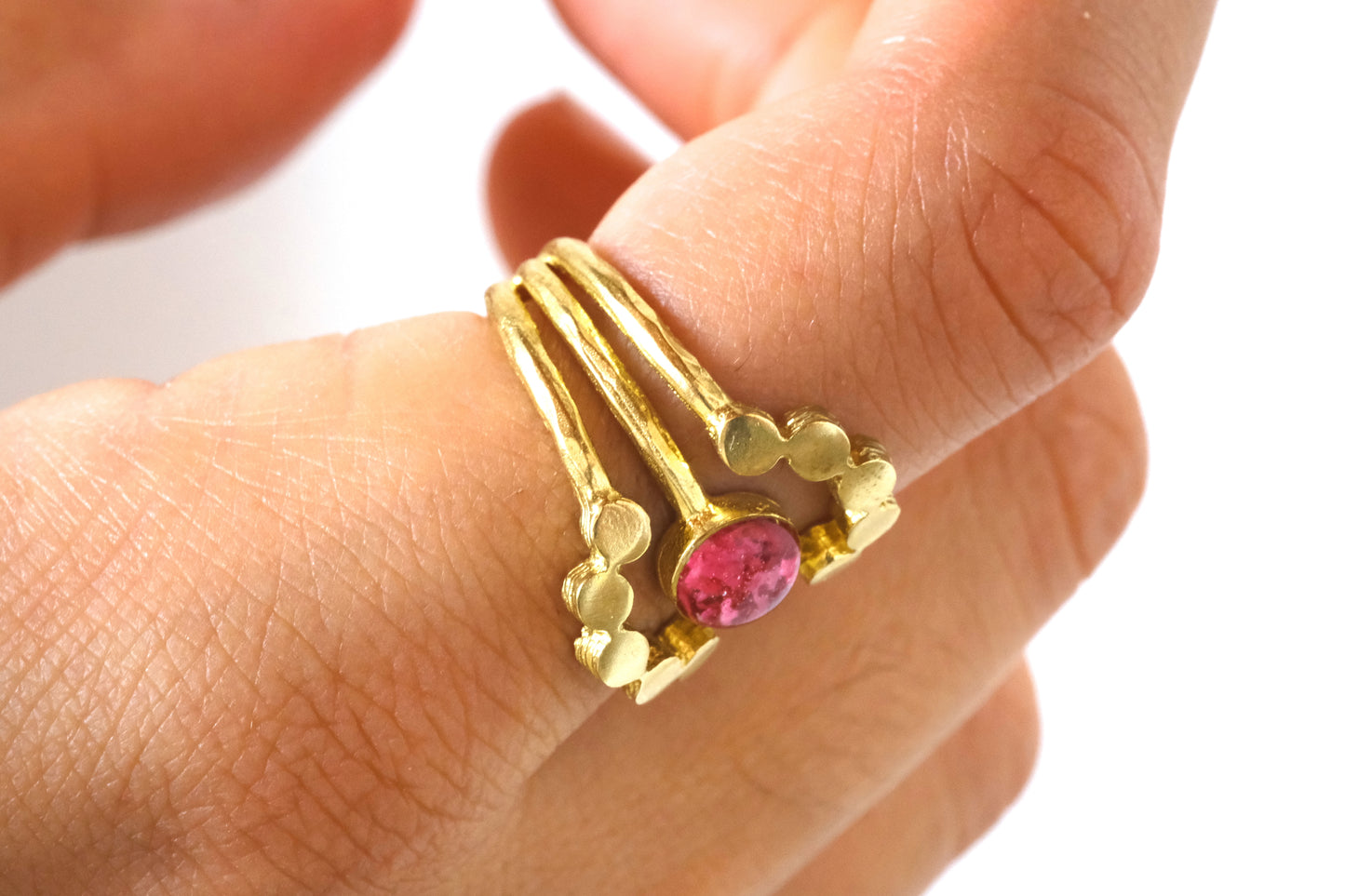 Anello GIUDITTA con petali di rosa selvatica