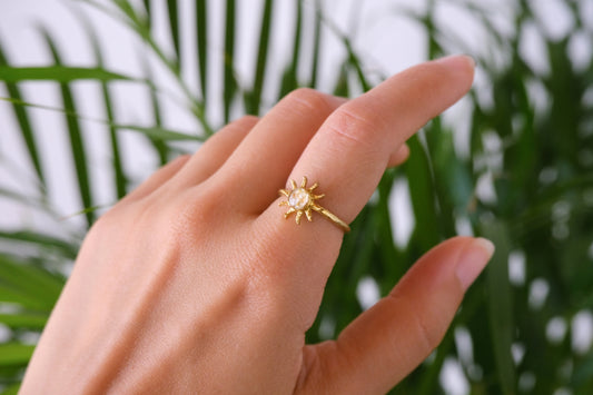 Anello VITTORIA con petali di margherita