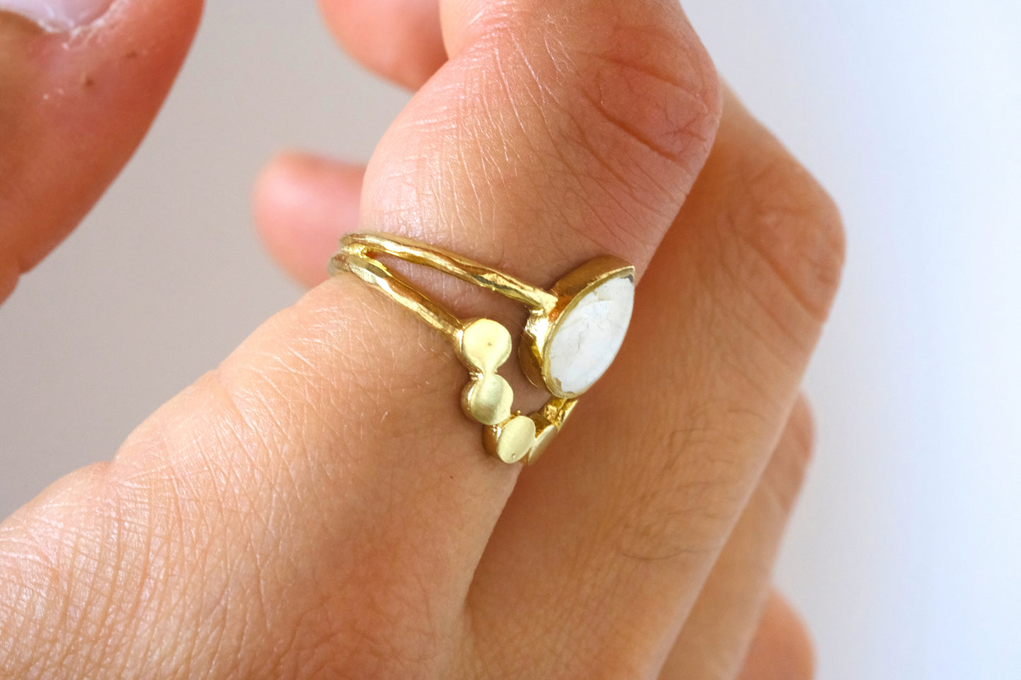 Anello ISABELLA con petali di margherita