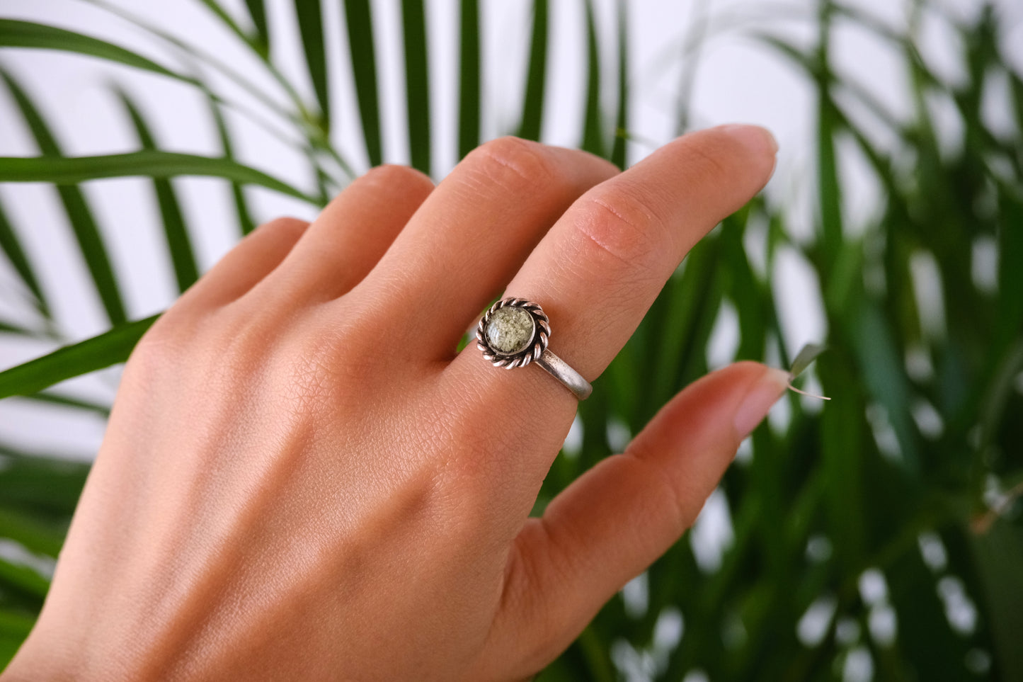 Anello MARIA ANTONIETTA con foglie di salvia