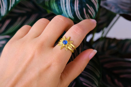 Anello OLIMPIA con petali di fiordaliso blu