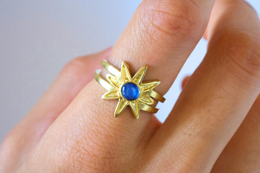 Anello OLIMPIA con petali di fiordaliso blu